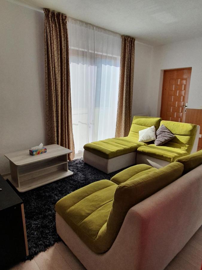 Apartament La Casa In Curte Comuna Daire Codlea Dış mekan fotoğraf