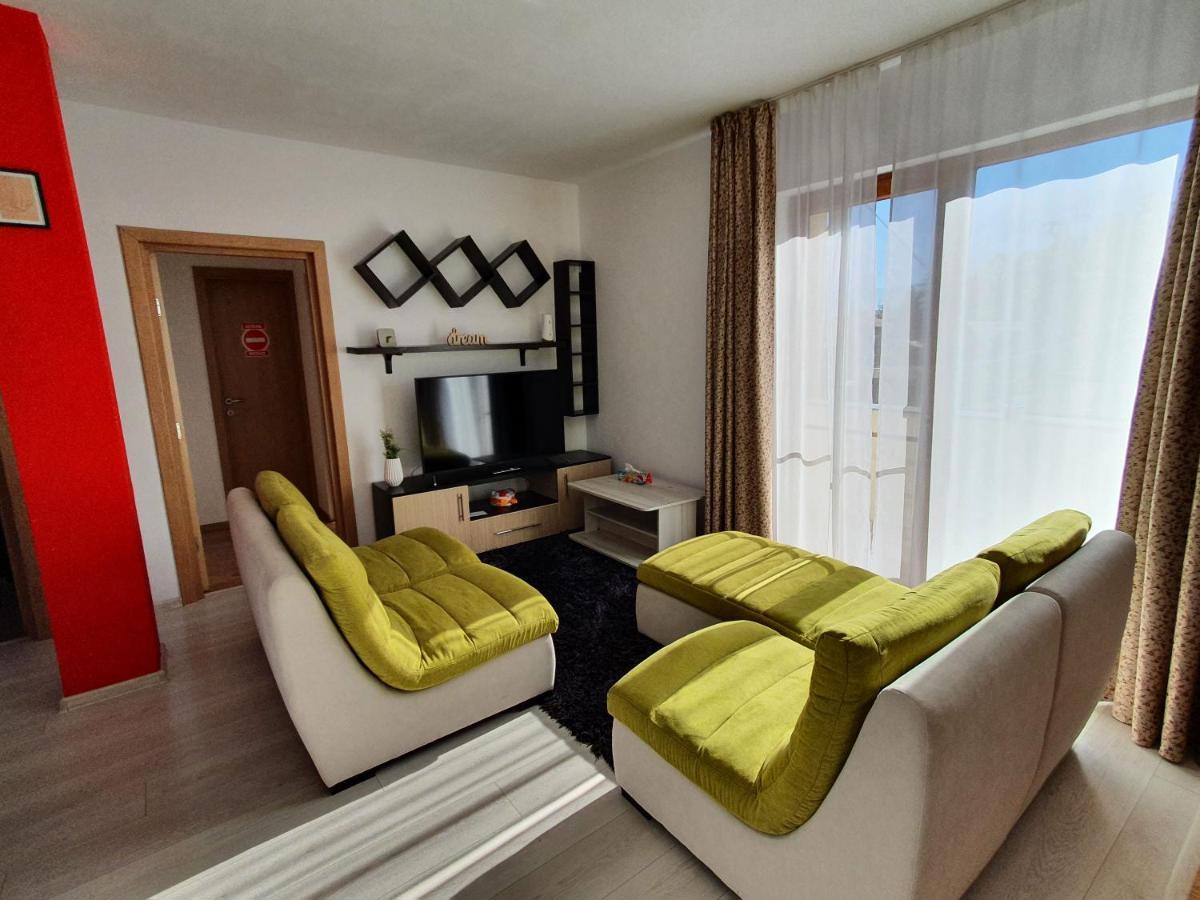 Apartament La Casa In Curte Comuna Daire Codlea Dış mekan fotoğraf