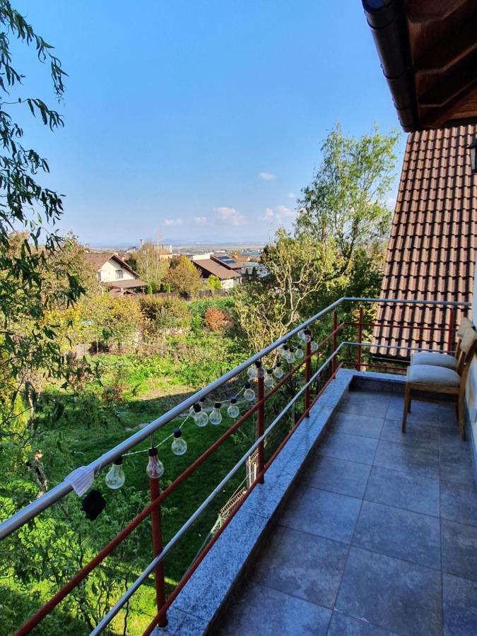 Apartament La Casa In Curte Comuna Daire Codlea Dış mekan fotoğraf